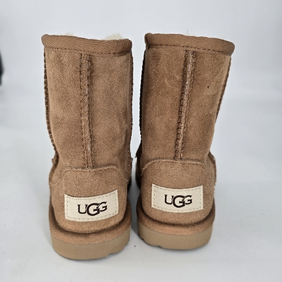 Ugg Classic II Boot Cozy Tan Suede Boots size kids 8 - Picture 4 of 8